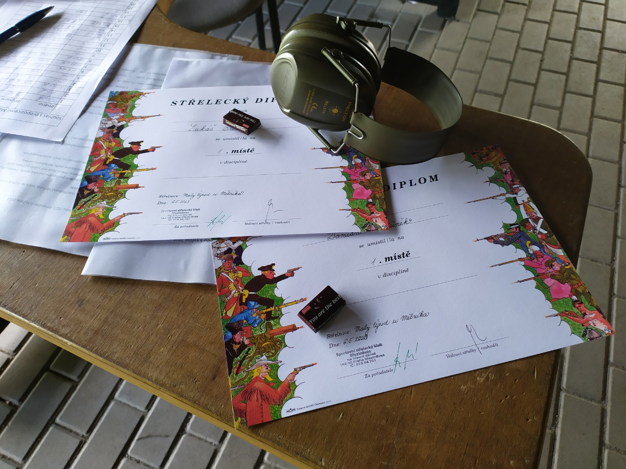 Májové střílení